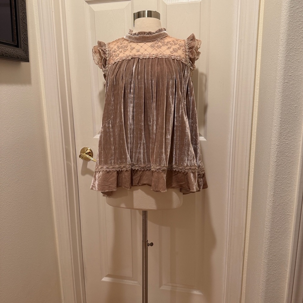 POL Blush Velvet Top with Lace Detail